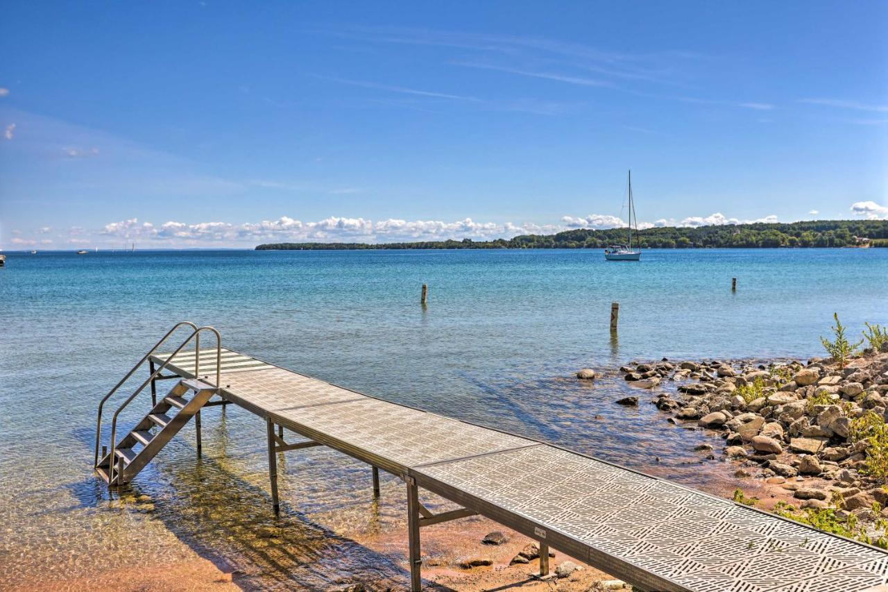 Quaint Studio With Shared Beach Walk To Suttons Bay Extérieur photo