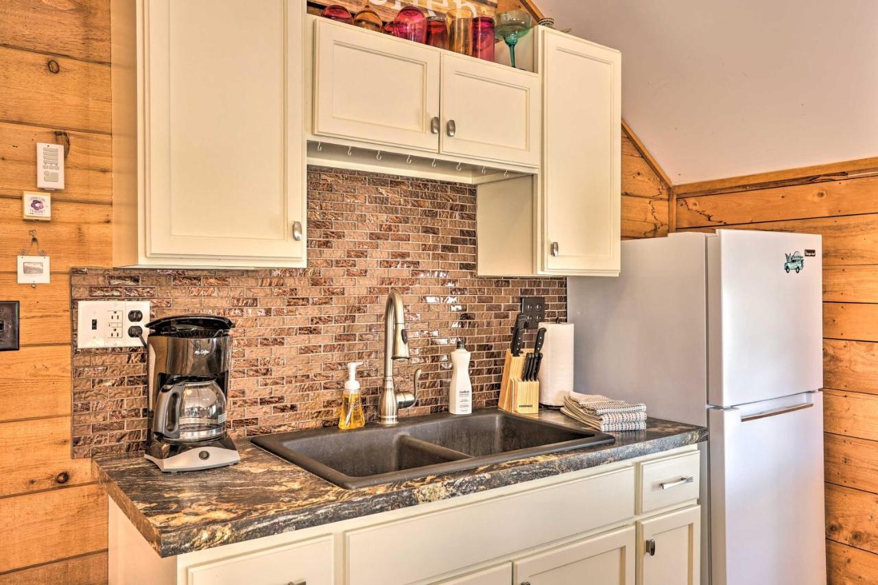 Quaint Studio With Shared Beach Walk To Suttons Bay Extérieur photo