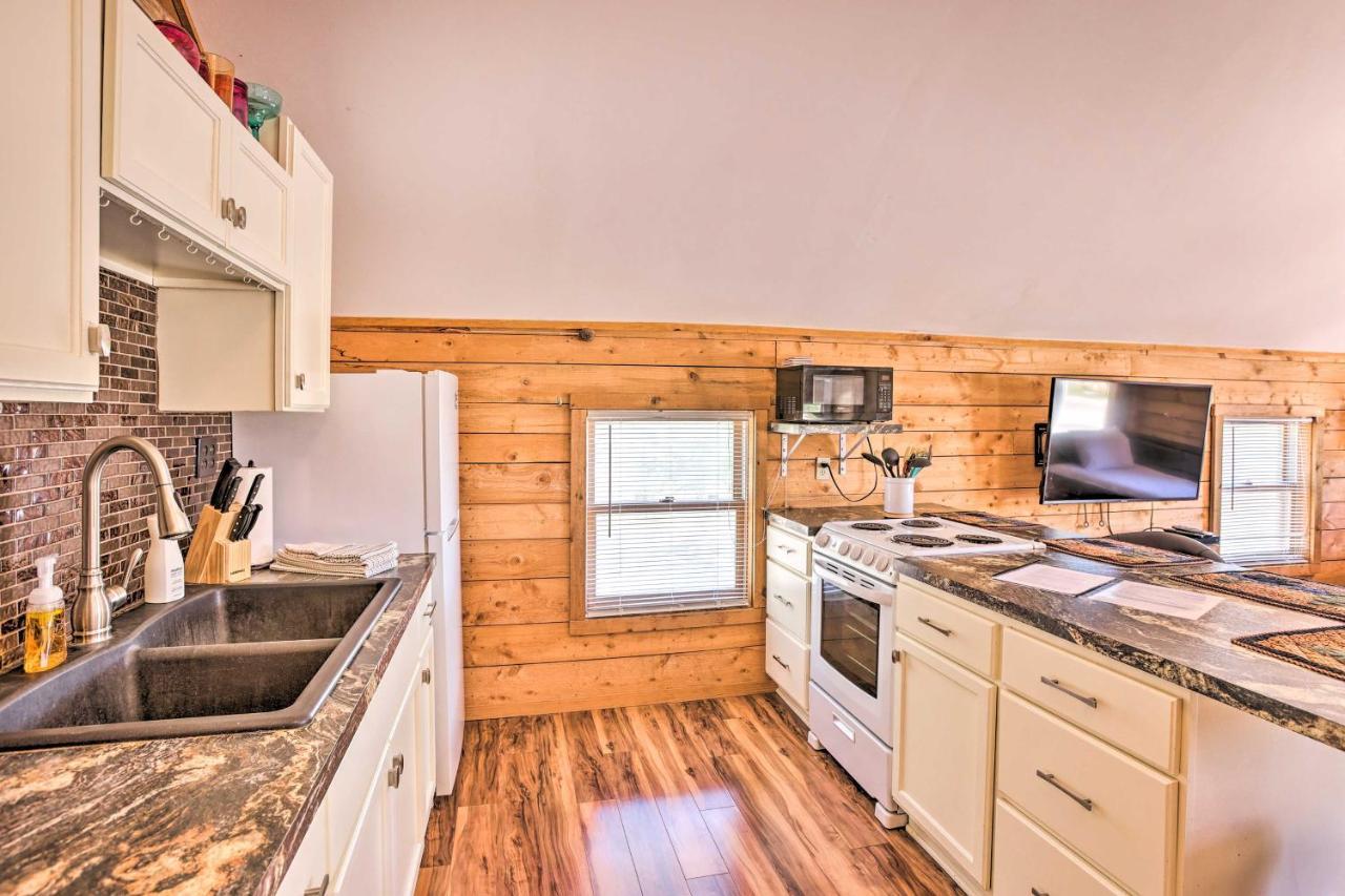 Quaint Studio With Shared Beach Walk To Suttons Bay Extérieur photo