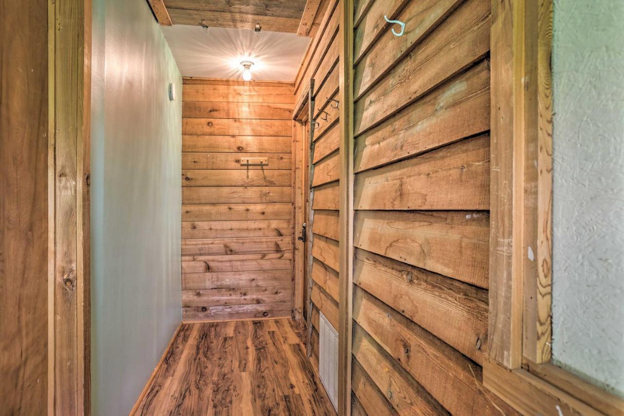 Quaint Studio With Shared Beach Walk To Suttons Bay Extérieur photo