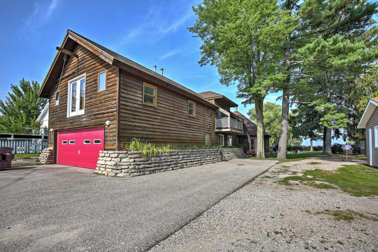 Quaint Studio With Shared Beach Walk To Suttons Bay Extérieur photo